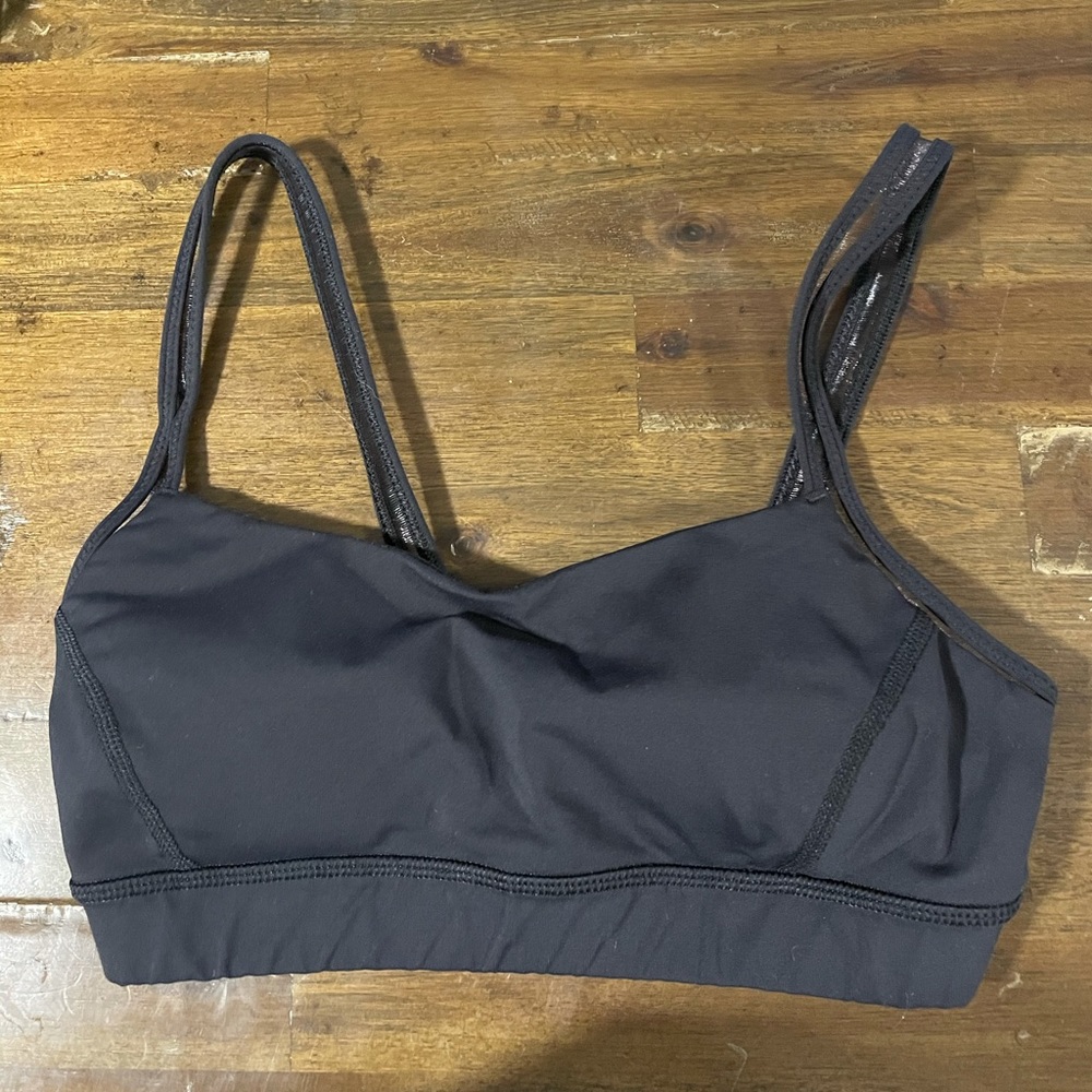 Lululemon sports bra size 4